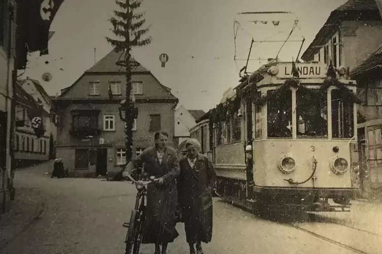 Die Weinstraße in den 1930er-Jahren. 