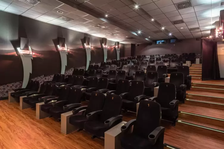 Das „Movie“ ist der größte der drei Säle im Roxy-Kino, dessen Zuschauerbereich generalüberholt wurde: unter anderem mit neuen Se