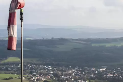 Schöne Aussichten hat der Landkreis Kusel in Fülle zu bieten – etwa vom Herzerberg, der höchsten Erhebung im Kreisgebiet. Die Re