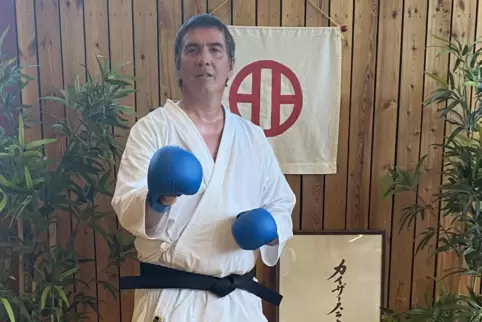 Ralf Müller aus Annweiler trainiert im Dojo des Karatevereins Budokan Kaiserslautern. 