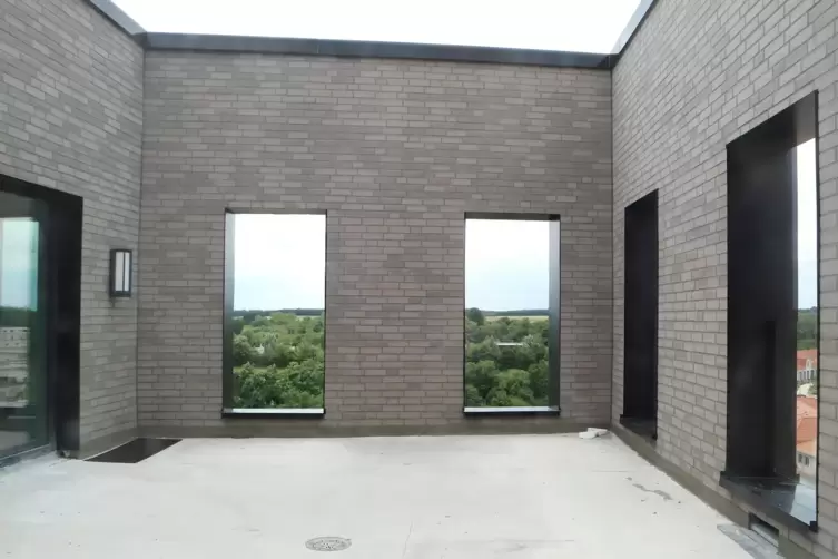 In der obersten Etage des 26 Meter hohen Turms gibt es eine kleine Terrasse, Sie ist noch nicht ganz fertig. 