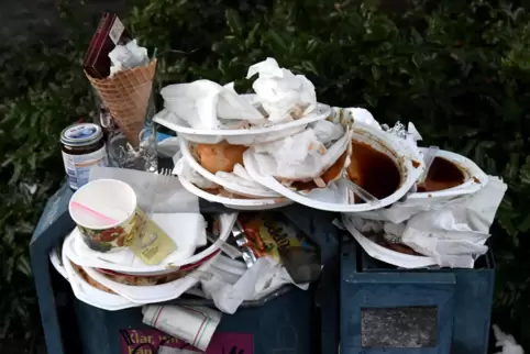 Nicht so lecker: wilde Müllablagerungen in der Stadt. Nicht so lecker: wilde Müllablagerungen in der Stadt.