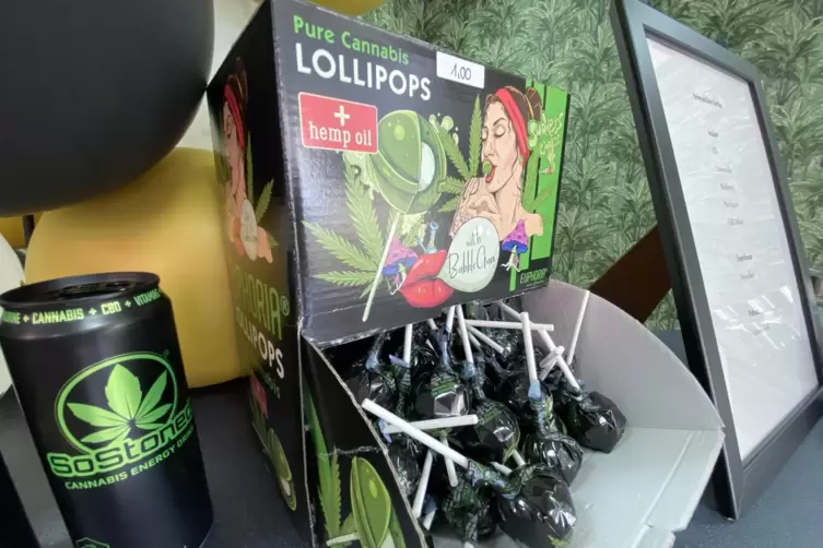 Energy-Drinks und Lollies gibt es mit CBD. 