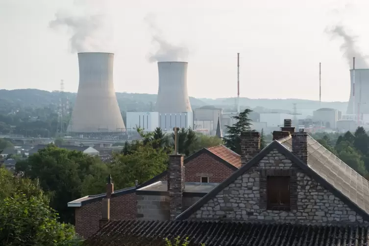 Nur 60 Kilometer von Aachen entfernt: das belgische Atomkraftwerk Tihange mit drei Reaktorblöcken. Auch das Land Rheinland-Pfalz