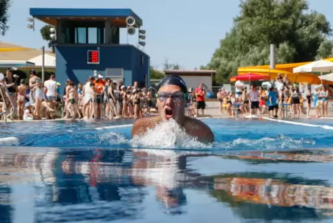 Noah Döring schwimmt für die DLRG Rockenhausen und trat über 100 Meter Brust der männlichen Jugend (Jahrgänge 2006/2007) an. 