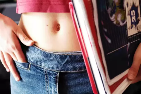 Welche Kleidung ist in der Schule angemessen? Darüber gehen die Meinungen auseinander.