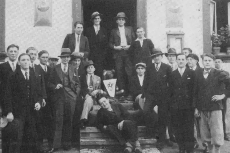 Die Mannschaft des FCF 1927: (stehend von links) Emil Beck, Reinhard Bastian, Karl Hafner, Gustav Barudio, Oskar Bastian, August