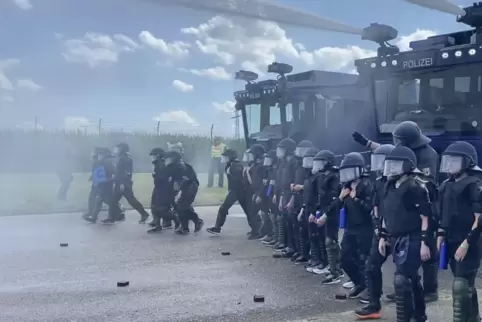 Bei der Panther Challenge kriegen Schüler hautnah einen Einblick in die Arbeit der Bundespolizei. 