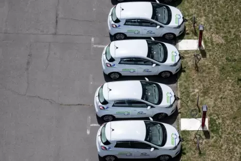Beim Carsharing können Bürger Fahrzeuge gemeinsam nutzen. 