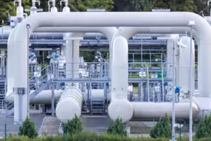 Rohrsysteme und Absperrvorrichtungen in der Gasempfangsstation der Ostseepipeline Nord Stream 1 und der Übernahmestation der Fer