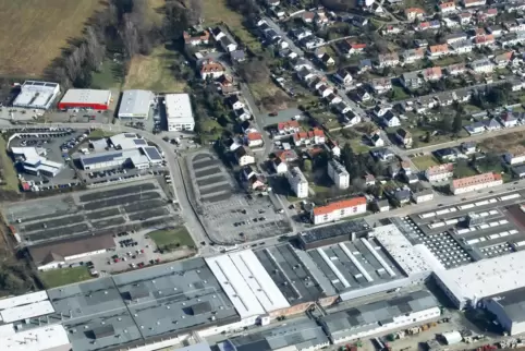 Einspurig gesperrt wird das Stück der Homburger Straße, das in der Bildmitte zu sehen ist, zwischen der Straße, die vom Aldi-Mar