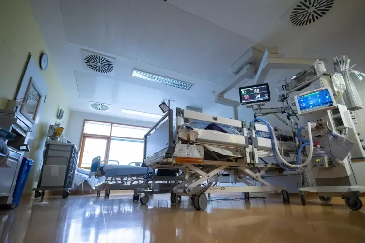 Um bestimmte Leistungen über Fallpauschalen abrechnen zu dürfen, müssen Krankenhäuser bei ihren Intensivstationen Kriterien erfü