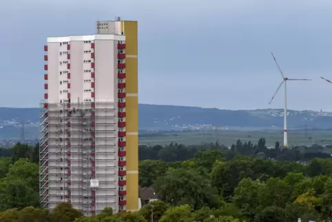 Mit Weitblick: Die BASF Bauen und Wohnen ist Eigentümerin des Hochhauses Carl-Bosch-Ring 2. Bis zu 30 Prozent weniger heizen müs