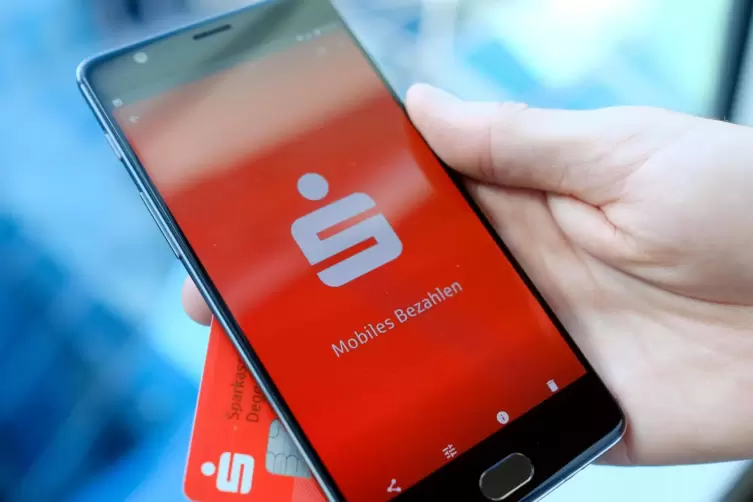 Mit der Sparkassen-App ist auch mobiles Bezahlen möglich. 