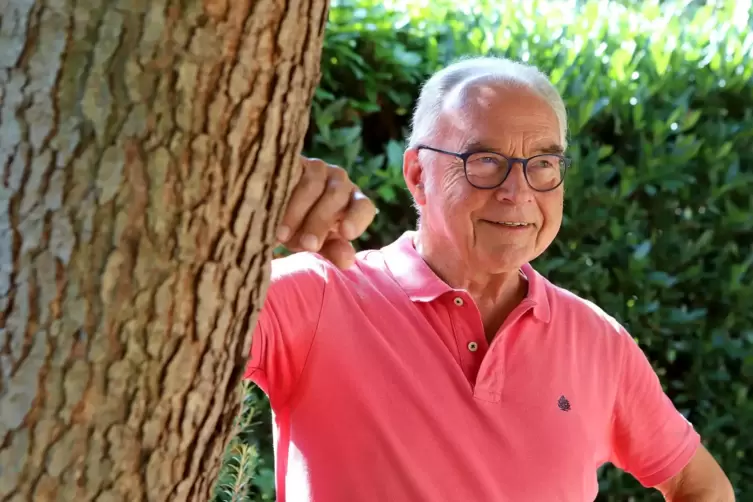 Hans-Joachim Schatz hat Uwe Seeler gerne beim Fu&szlig;ballspielen zugeschaut.