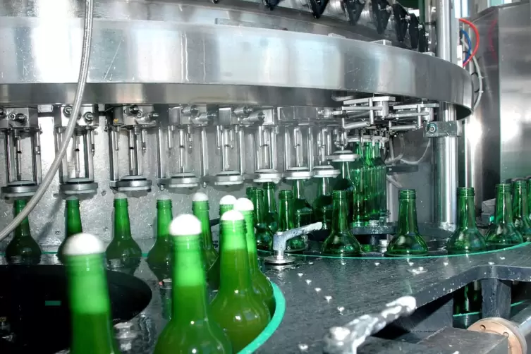 Ein langer Weg ist&rsquo;s, bis das Bier im K&uuml;hlschrank steht.