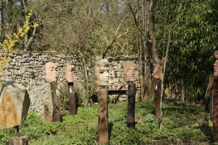 In Wolf M&uuml;nninghoffs Skulpturengarten geraten nicht nur Steinbildhauer ins Staunen. 