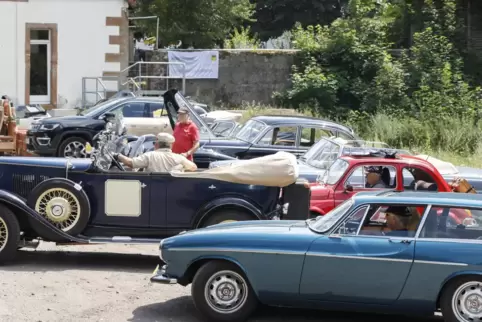 Hat die Herzen der Oldtimer-Fans höher schlagen lassen: Am Freitag waren bei einem Zwischenstopp der ADAC Deutschland Klassik 20