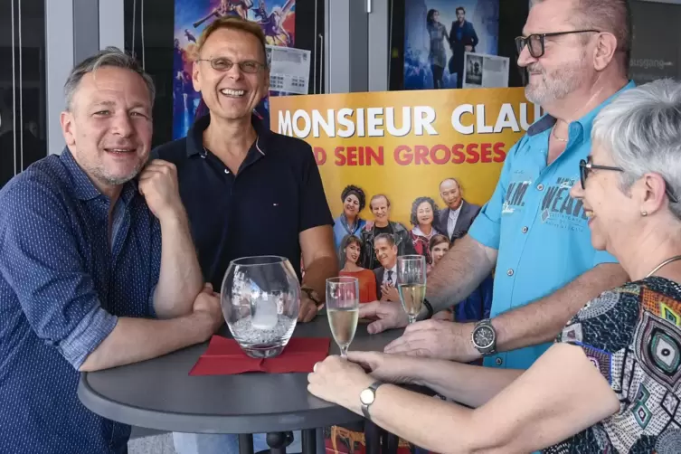 Jochen Hägele (links) mit Lux-Chef Christian Kaltenegger und Manfred und Ursula Michel, Besucher aus Ludwigshafen. 