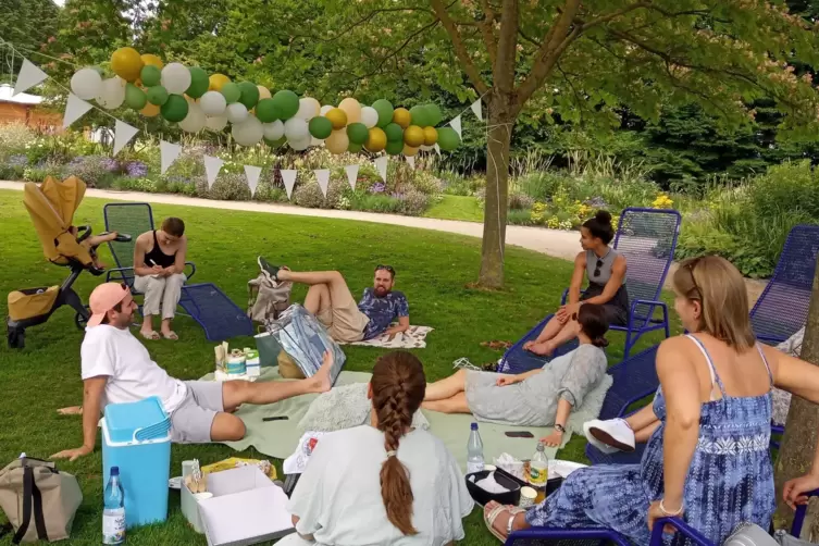 Viele Familien nutzten die Gelegenheit zum Picknick. 