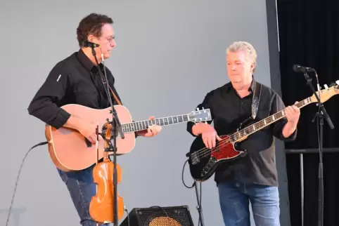 Helt Oncale und Bassist John McCullough spielten im Schlosspark.