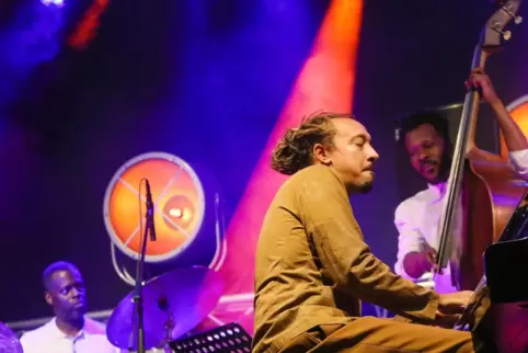 Gut gelaunter Star: Gerald Clayton mit seinem Trio.