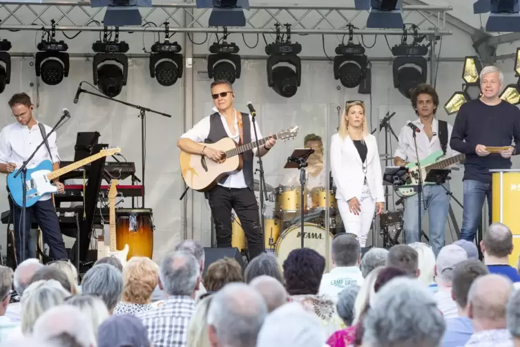 So wird Musikgeschichte lebendig: SWR1-Veranstaltung „Hits and Storys“ in Ramstein.