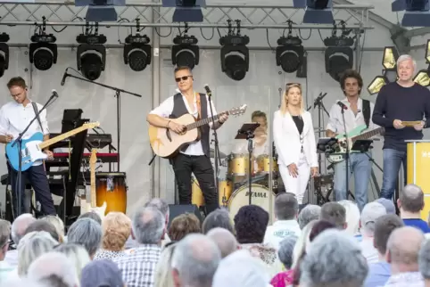 So wird Musikgeschichte lebendig: SWR1-Veranstaltung „Hits and Storys“ in Ramstein.