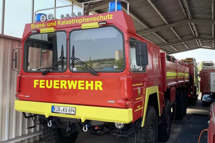Von Oliv nach Rot: Das Fahrzeug nach der Umr&uuml;stung. 