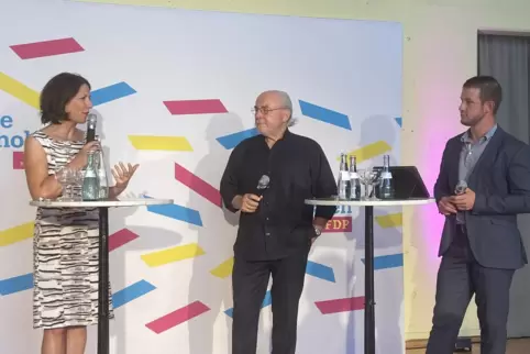 Liberaler Austausch: (von links) Wirtschaftsministerin Daniela Schmitt, Unternehmer Bernd Hummel und Abgeordneter Steven Wink. 