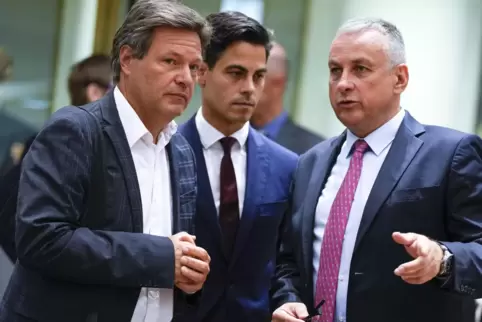 Sondertreffen der EU-Energieminister: Auch der Deutsche Robert Habeck (links) ist mit von der Partie. 