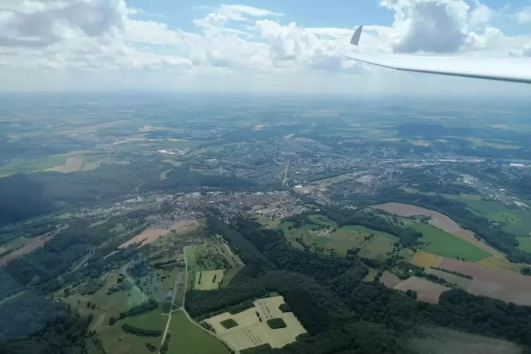 Zweibr&uuml;cken unterm Discus-Fl&uuml;gel.
