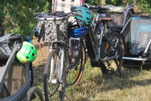 Die Familienräder beim gemeinsamen Picknick. 