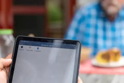 Weil die Daten der Interviewer nicht direkt ins System einlaufen, bekommen Bürger Mahnungen, obwohl sie an der Befragung teilgen