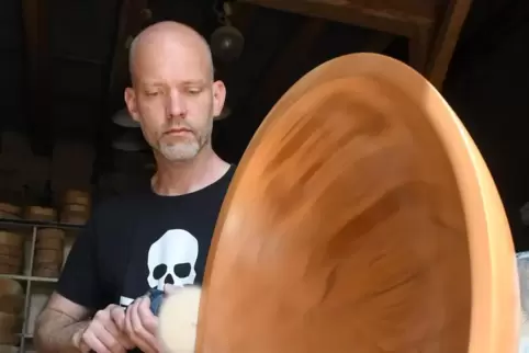 Profi am Werk: Dirk Bastian. Profi am Werk: Dirk Bastian.