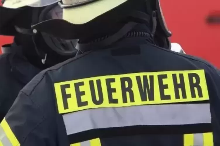 Wegen eines Brandes in einer Recyclingfirma musste die Feuerwehr in Waghäusel am Samstag ausrücken. 