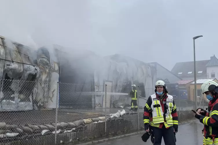 Ein Raub der Flammen: Die Produktionshalle einer Schreinerei in Bolanden ist im Januar niedergebrannt. 