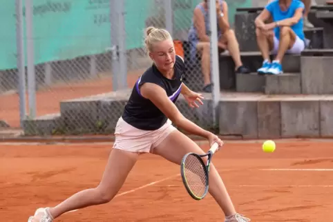 Siegte in der U14: Isabella Krassnitzer vom TC Freinsheim in Aktion.