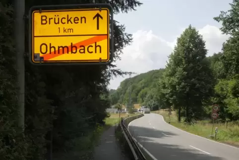 Die Landesstraße war wegen Arbeiten an der Gashochdruckleitung gesperrt. 