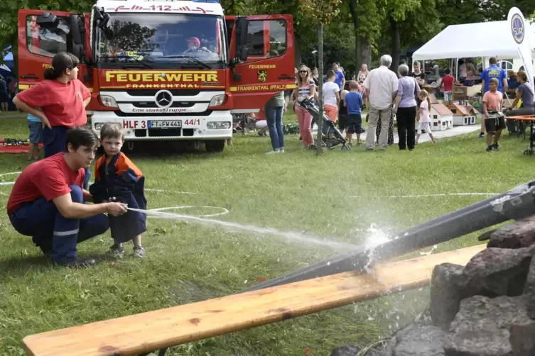 Die Jugendfeuerwehr beteiligt sich wie hier 2017 wieder mit einer Löschstation. 