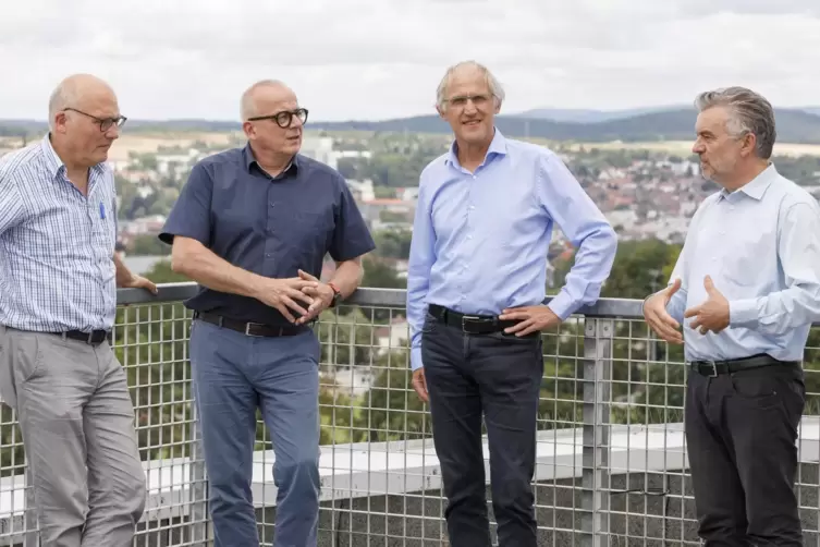Über den Dächern der Technischen Universität: Werner Thiel, Stefan Löhrke, Arnd Poetzsch-Heffter, Kurt Sendldorfer.