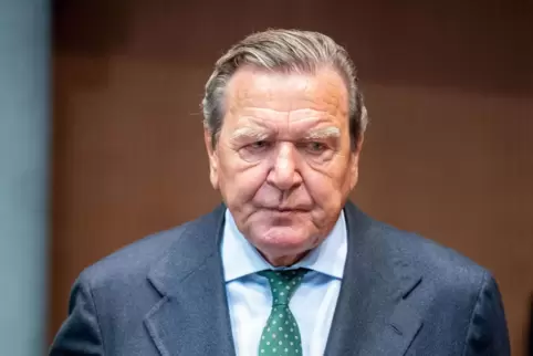 Der frühere Bundeskanzler Gerhard Schröder hat sich nach Gesprächen in Moskau zuversichtlich gezeigt, dass Russland im Krieg geg