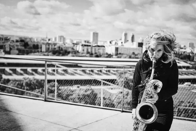 Mehrfach preisgekrönt: Saxophonistin Alexandra Lehmler hat ihr siebtes Album „Sans Mots“ im Gepäck.