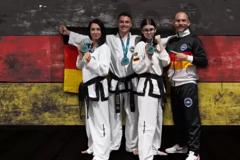 Das erfolgreiche Team aus Ramstein: Von links Sarah Herzog, Luca Kallmayer, Zoé Herzog, Kim Herzog.