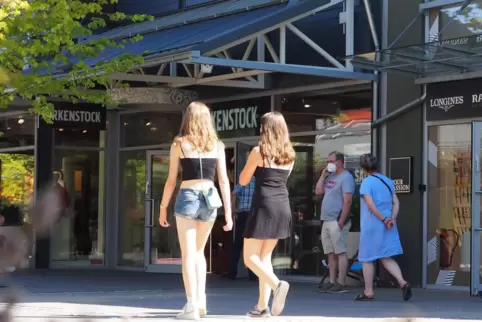 Wenn Jugendliche in Zweibrücken shoppen gehen, dann im Outlet.