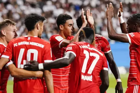 Auch ohne Lewandowski treffsicher: die Offensive des FC Bayern.