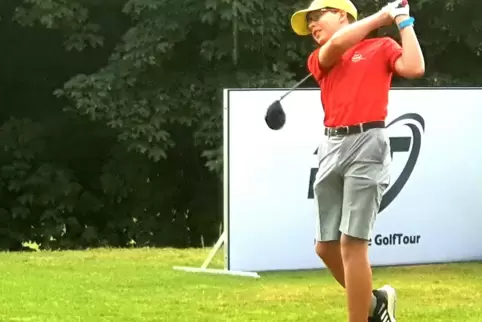 Abschlag am Finaltag: Der Rodalber Linus Keiper (EGW) spielte erstmals die 72 Loch bei den Framas Open und verbesserte sein Hand