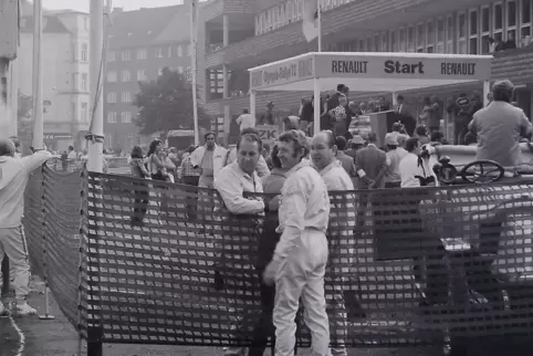 Start der Rallye 1972 in Kiel. Mit dabei: Walter Röhrl. 