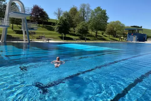 Öffnet ab Mittwoch erst um 10 Uhr seine Pforten: das Freibad in Winnweiler. 