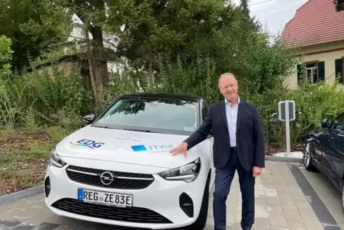 Mittels Photovoltaik auf dem Dach und einem Blockheizkraftwerk im Keller stellt die EDG auch E-Mobilitätsdienstleistungen in For